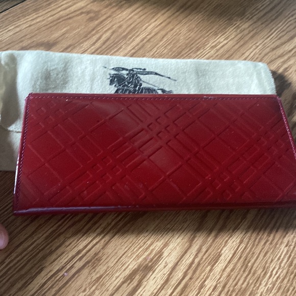 Gorgeous red Burberry long wallet with dust bag very good condition - Picture 7 of 13